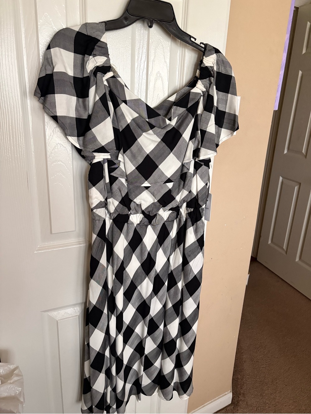 Women's Black and White Gingham Midi Dress with Puff Sleeves